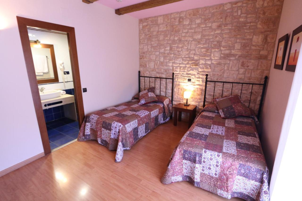 Hostal Del Senglar Espluga de Francolí Zewnętrze zdjęcie